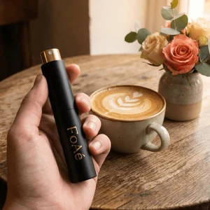 FoAé 10ml perfume lifestyle detail