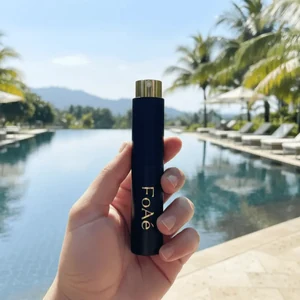 FoAé 10ml perfume lifestyle detail